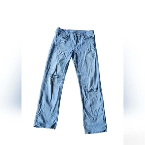 Zara Denim - Lightwash distressed Zara jeans